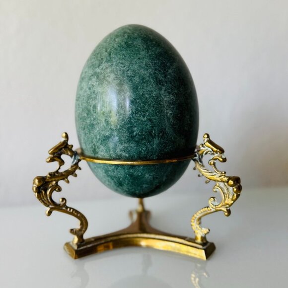 Vintage Large Granite Egg with Brass Tripod Stand – Made in Korea - Picture 5 of 5